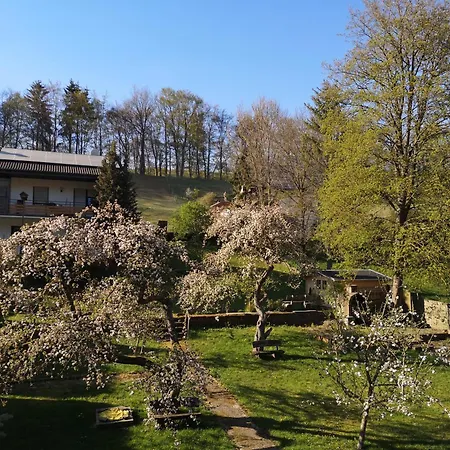 Отель Urfter Hof Garni *