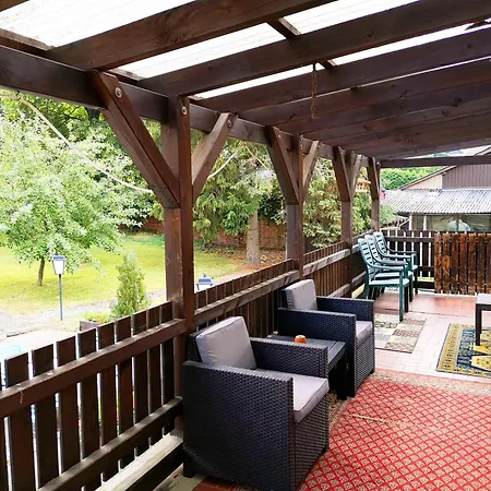 Urfter Hof Garni 호텔 *