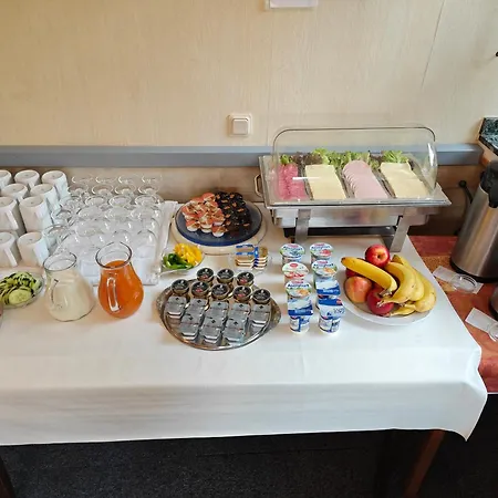 Urfter Hof Garni 호텔