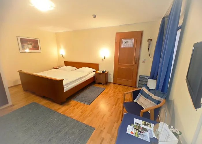 Hotel Urfter Hof Garni *