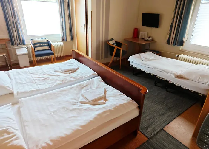 Urfter Hof Garni Hotel *